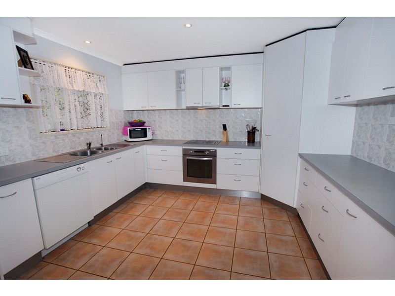 57 Post Office Rd, Mapleton QLD 4560