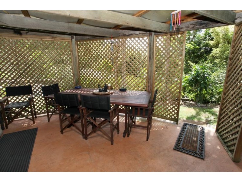 69 Cooloolabin Rd, Yandina QLD 4561