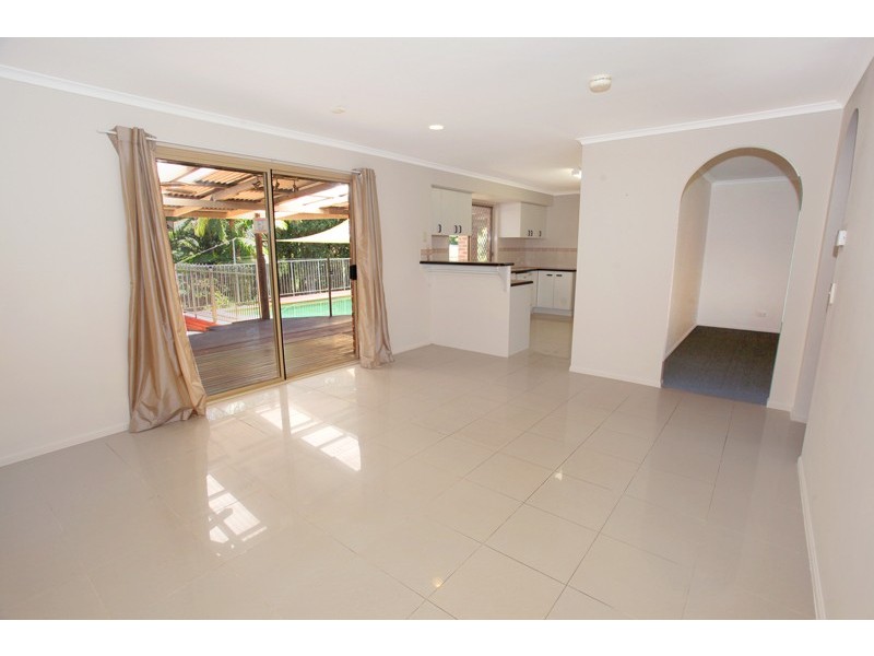 40 Spring Myrtle Ave, Nambour QLD 4560