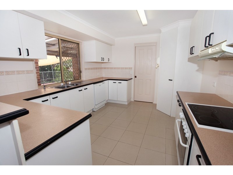 40 Spring Myrtle Ave, Nambour QLD 4560