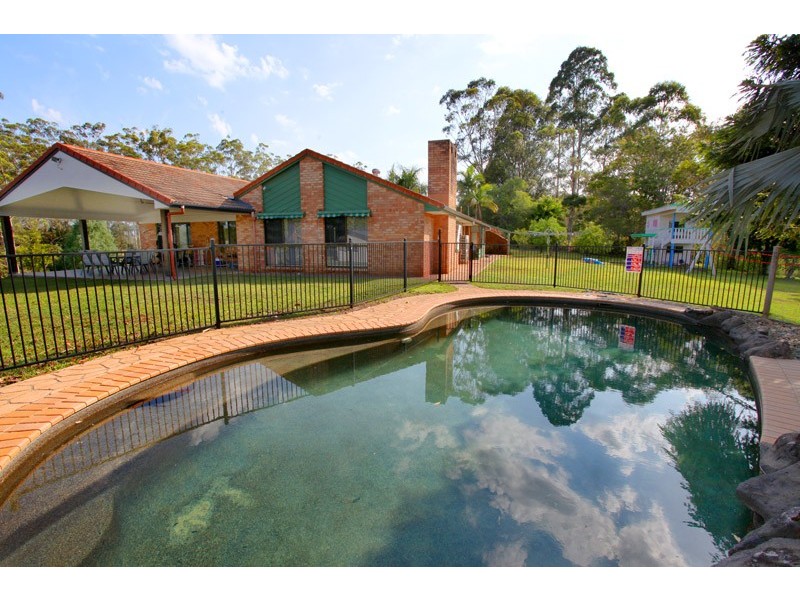 101 Winston Rd, Palmwoods QLD 4555