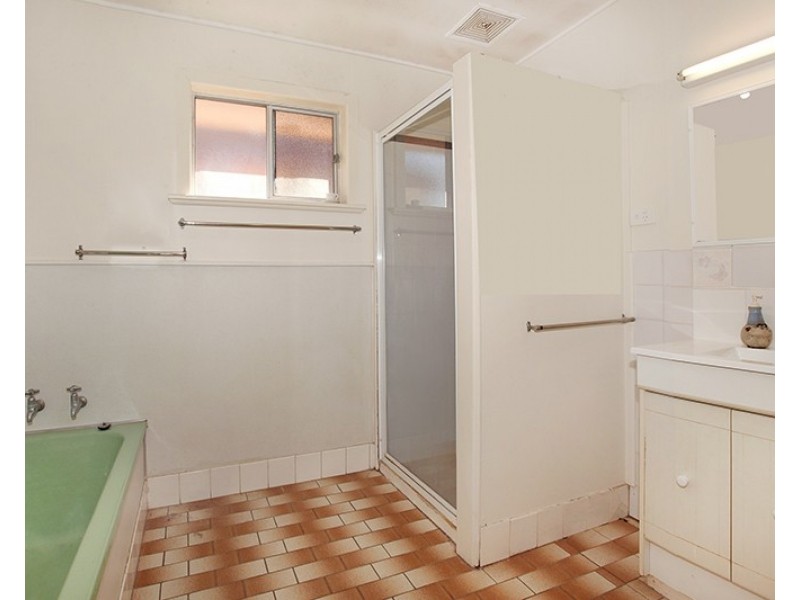 11 Maud Street, Nambour QLD 4560