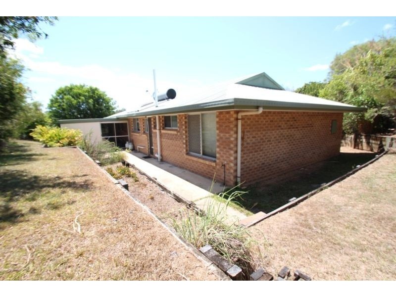 8 Titania Court, Nambour QLD 4560