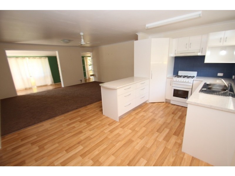 8 Titania Court, Nambour QLD 4560