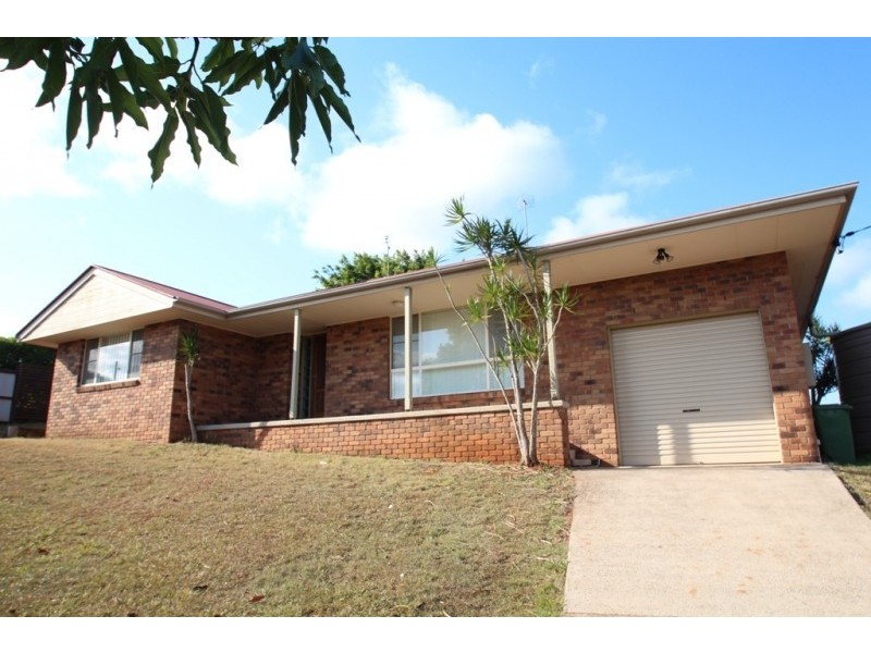 66 Taintons Rd, Woombye QLD 4559