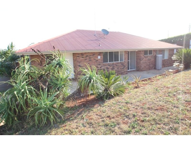 66 Taintons Rd, Woombye QLD 4559