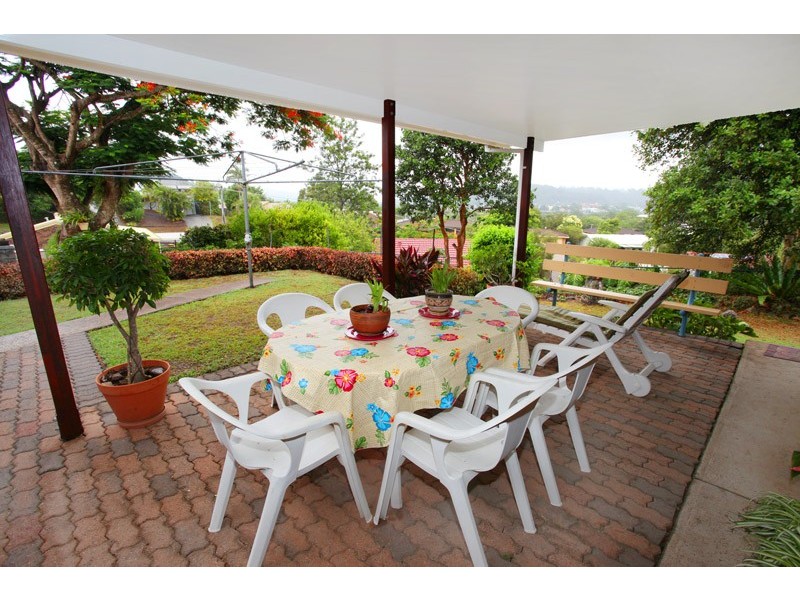 22 Stuart Place, Nambour QLD 4560