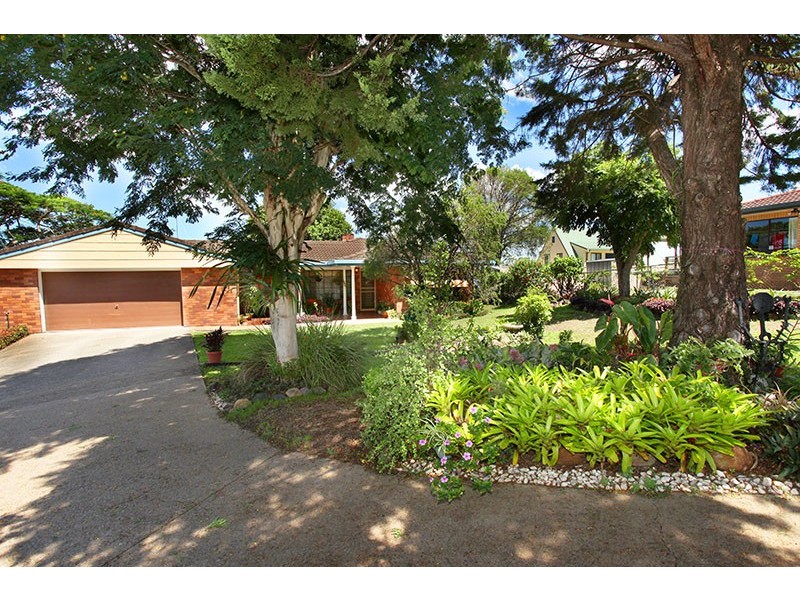 22 Stuart Place, Nambour QLD 4560