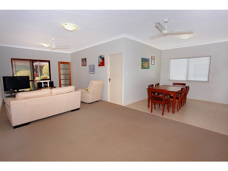 4/9a Deslynn Lane, Nambour QLD 4560