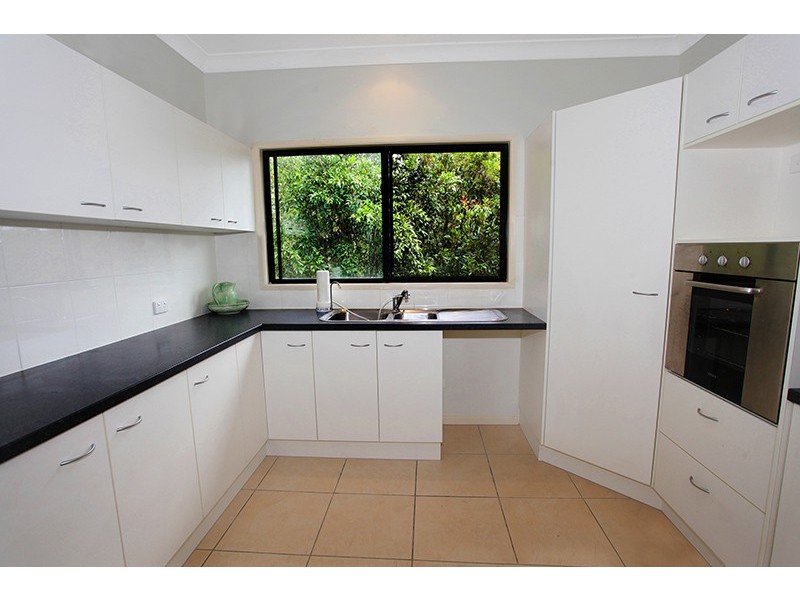 4/9a Deslynn Lane, Nambour QLD 4560