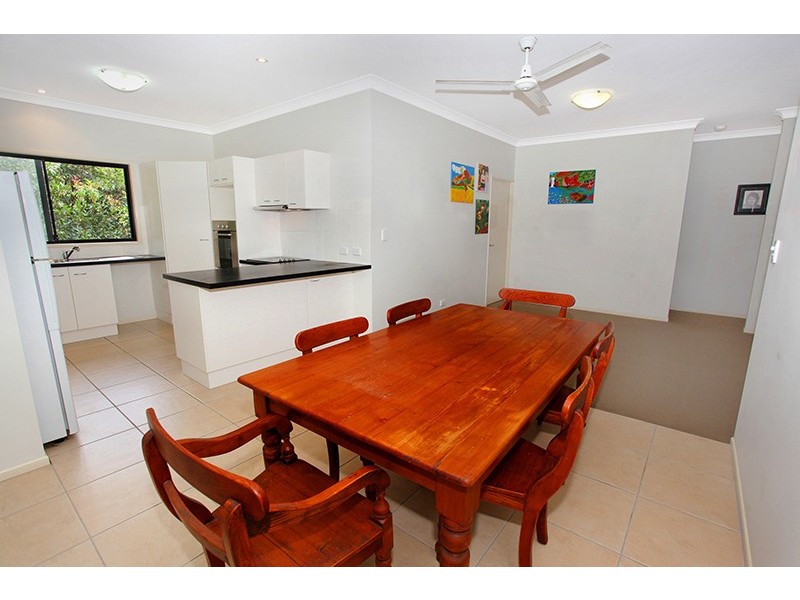 4/9a Deslynn Lane, Nambour QLD 4560