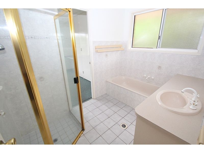 2/5 Glenbrook Street, Nambour QLD 4560