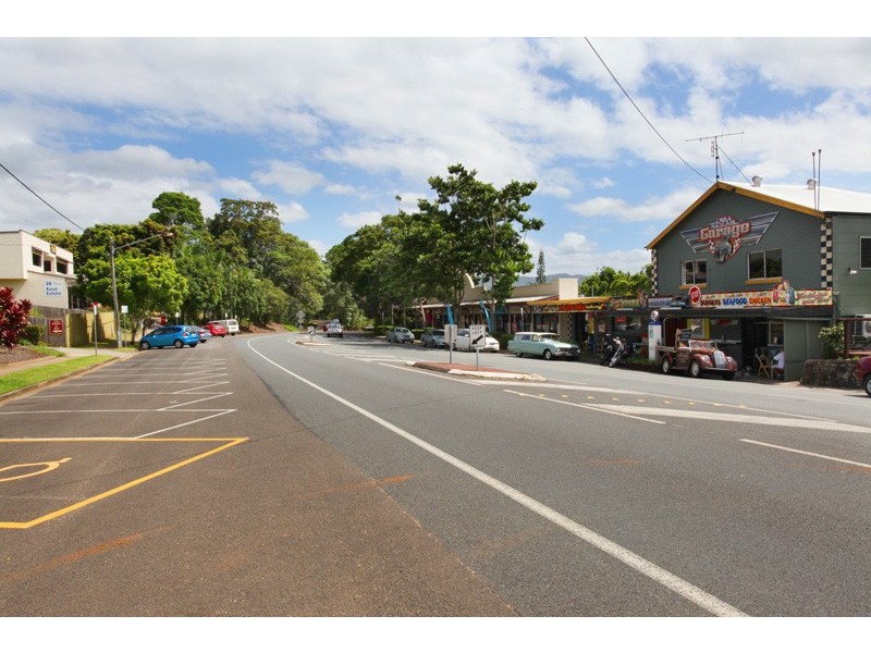 60 Palmwoods Montville Rd, Palmwoods QLD 4555