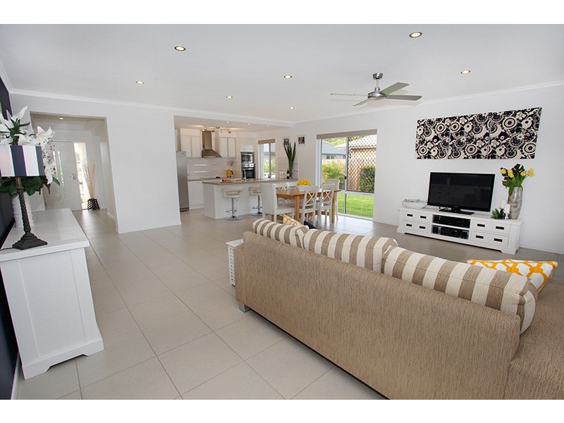 13 Old Davey Crt, Coes Creek QLD 4560