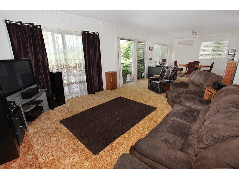 29 Raylee Ave, Nambour QLD 4560