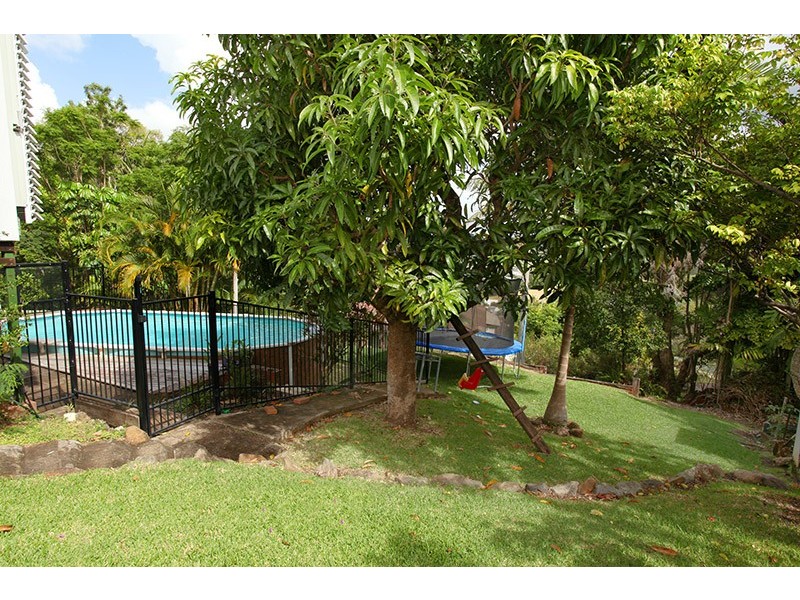 29 Raylee Ave, Nambour QLD 4560