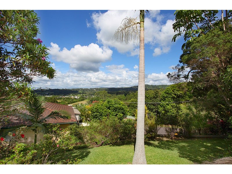 29 Raylee Ave, Nambour QLD 4560