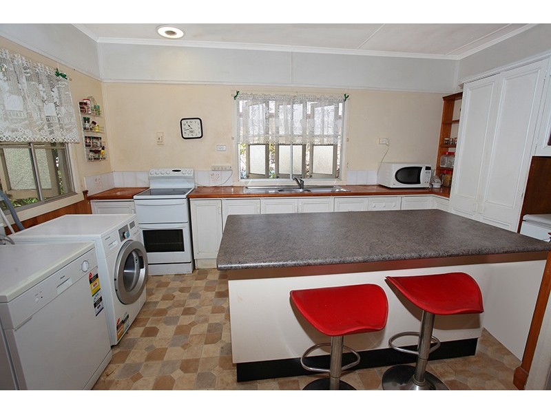 8 Webster Road, Nambour QLD 4560