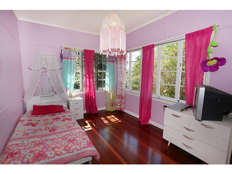 25 Magnolia St, Nambour QLD 4560