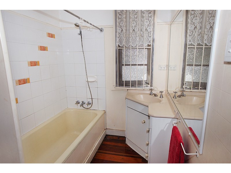 25 Magnolia St, Nambour QLD 4560