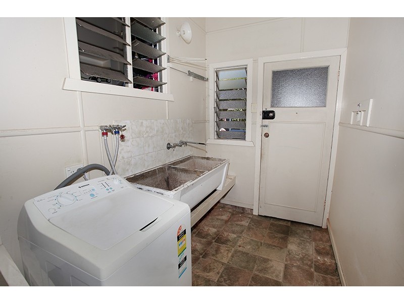 25 Magnolia St, Nambour QLD 4560