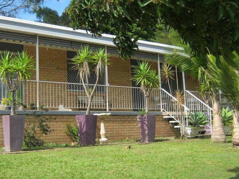 4 Savilles Rd, Nambour QLD 4560