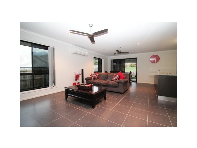 65 Robertson Dve, Burnside QLD 4560