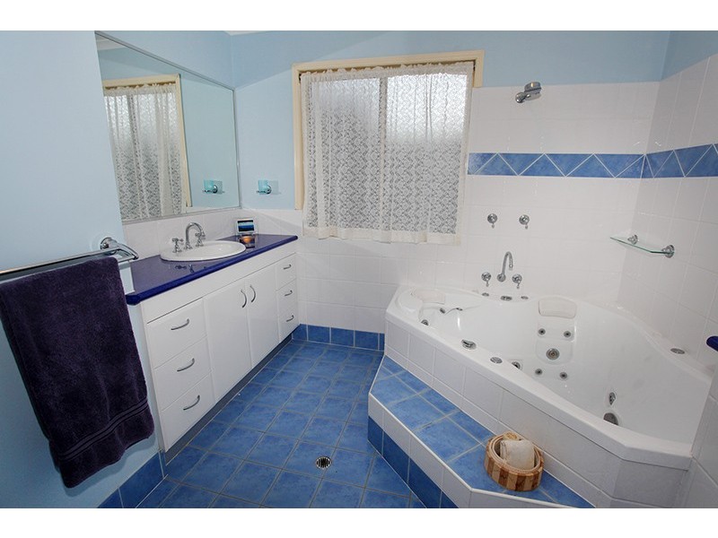 6 Parkhaven Close, Nambour QLD 4560