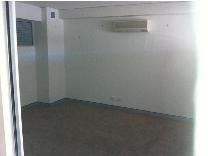 716 David Low Way, Pacific Paradise QLD 4564