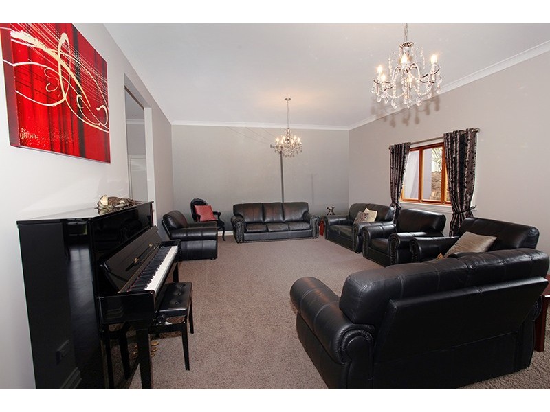 110 Nambour Mapleton Rd, Nambour QLD 4560