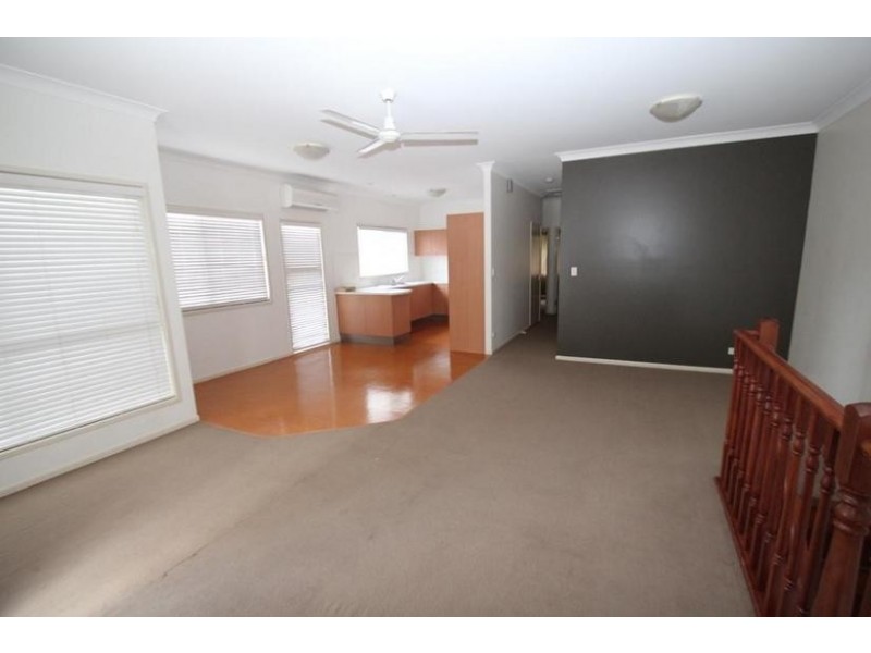 14/9a Deslyn Lane, Nambour QLD 4560