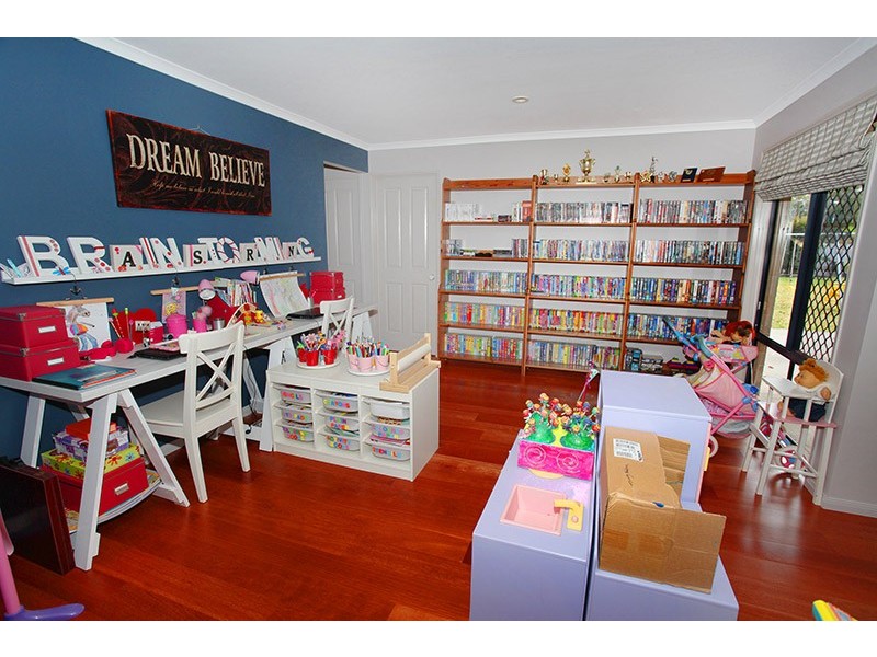 43 The Parkway Place, Mapleton QLD 4560