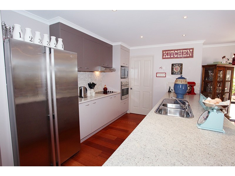 43 The Parkway Place, Mapleton QLD 4560