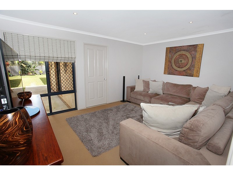 43 The Parkway Place, Mapleton QLD 4560