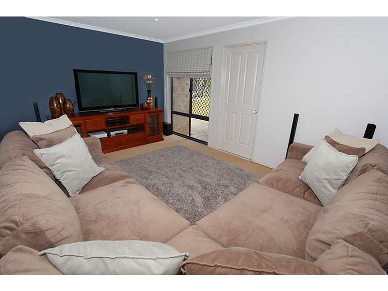 43 The Parkway Place, Mapleton QLD 4560