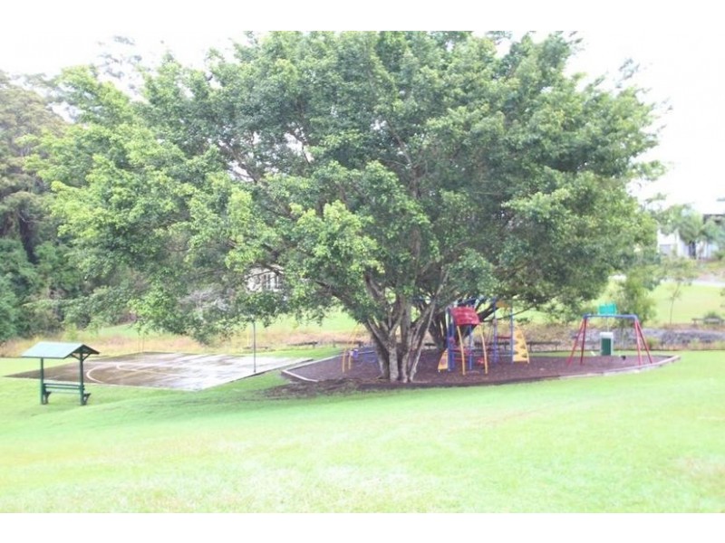 7 Kooralbyn Crt, Nambour QLD 4560