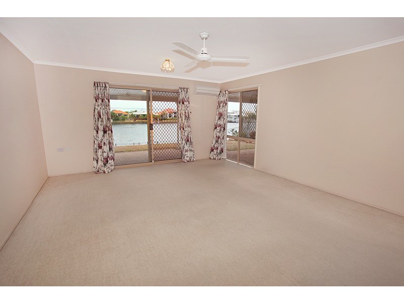 284/6 Melody Crt, Warana QLD 4575