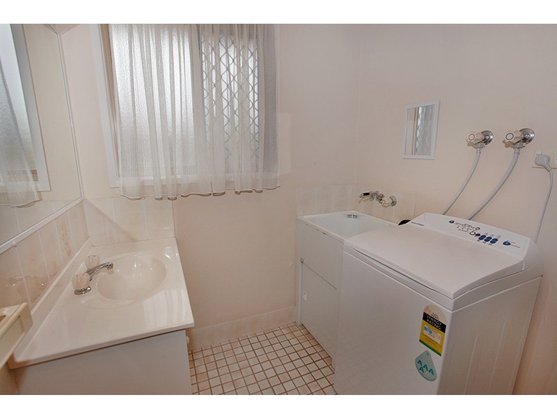 284/6 Melody Crt, Warana QLD 4575