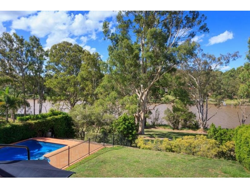 7 Samuel Place, Sinnamon Park QLD 4073