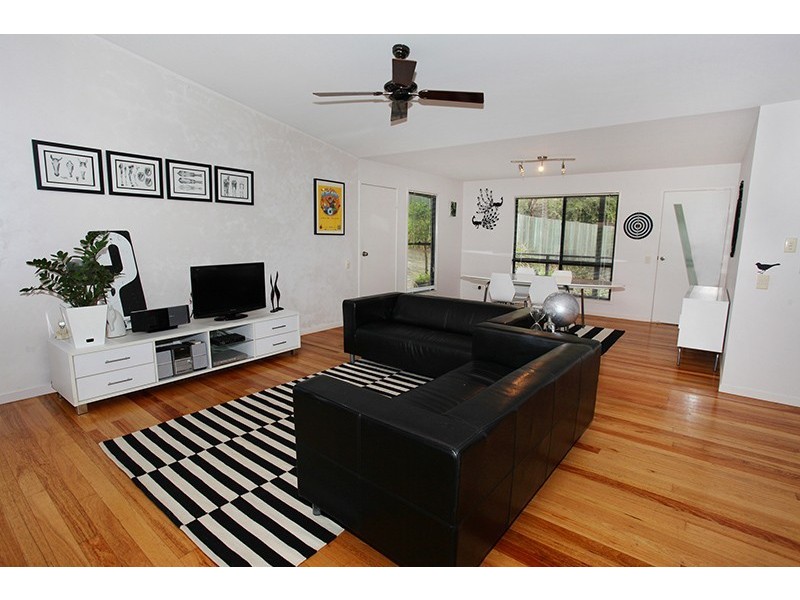 9 Vivian Street, Highworth QLD 4560