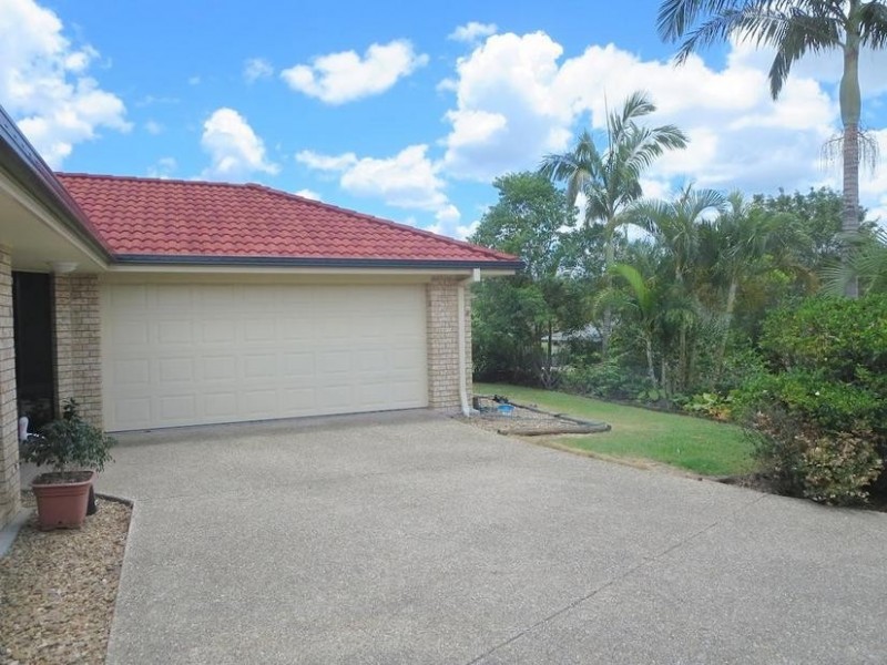 13 Robertson Drive, Burnside QLD 4560