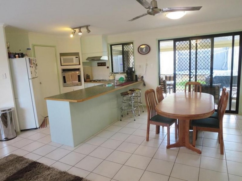 13 Robertson Drive, Burnside QLD 4560