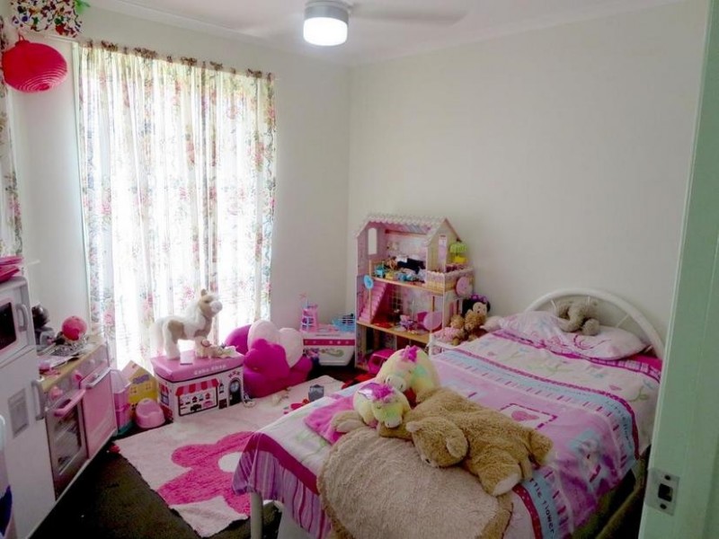 13 Robertson Drive, Burnside QLD 4560