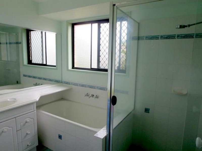 13 Robertson Drive, Burnside QLD 4560