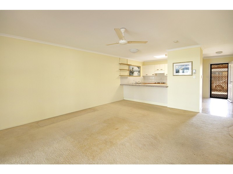 203/4 Melody Crt, Warana QLD 4575