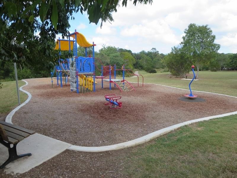 61 Robertson Drive, Burnside QLD 4560