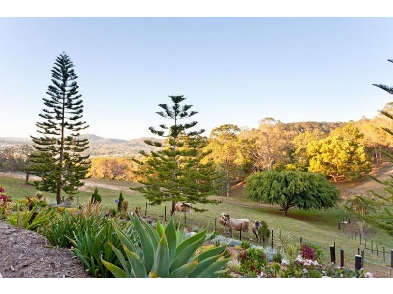 33 Panorama Dve, Nambour QLD 4560