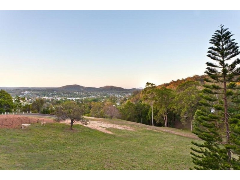 33 Panorama Dve, Nambour QLD 4560