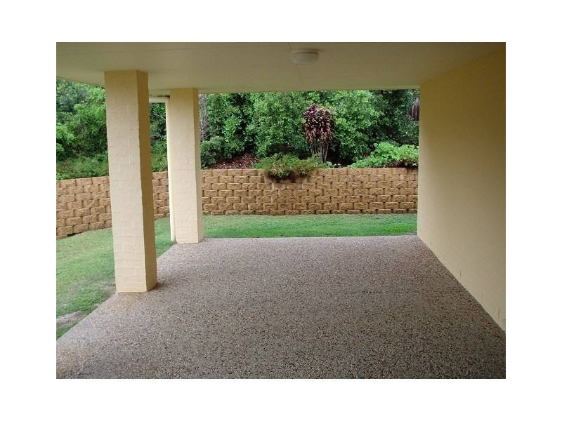 5 Robertson Drive, Burnside QLD 4560