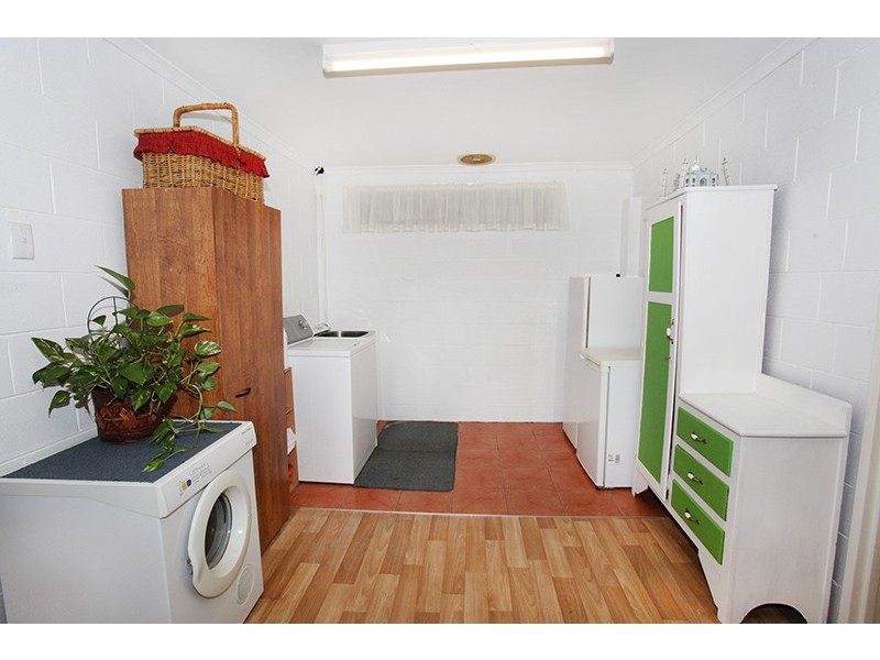 3 Titania Court, Coes Creek QLD 4560